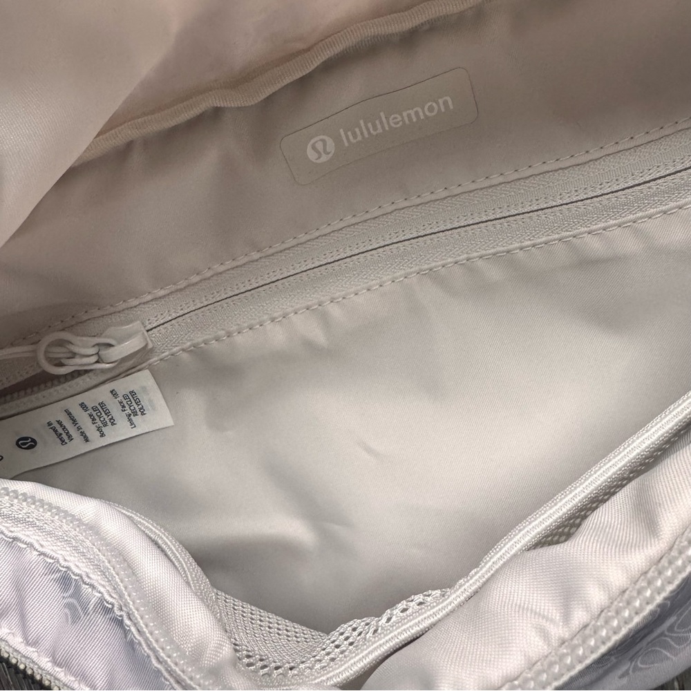 NWT Lululemon City Adventurer Belt Bag 2.5L Heritage Camo White Opal Multi - Picture 6 of 7